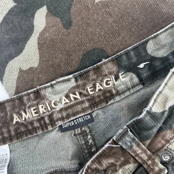 American Eagle Super Stretch Camo Mom Jeans Women’s Size 4 - Picture 4 of 9